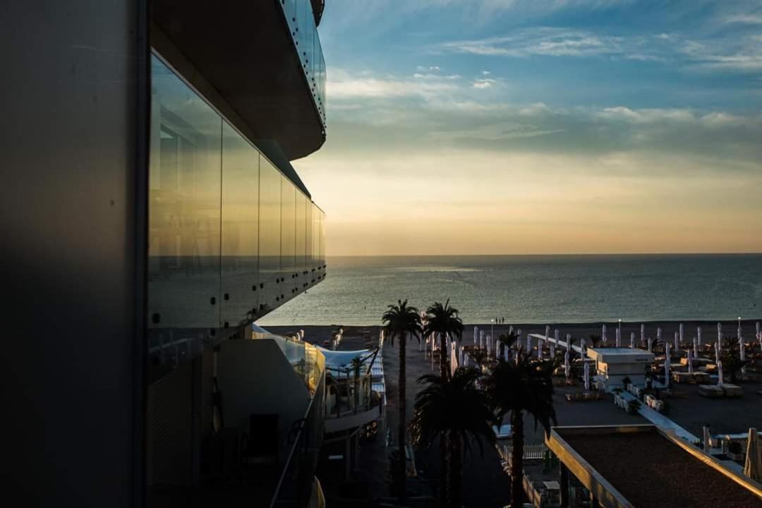 White Tower Mamaia Prestige Apartments Luaran gambar